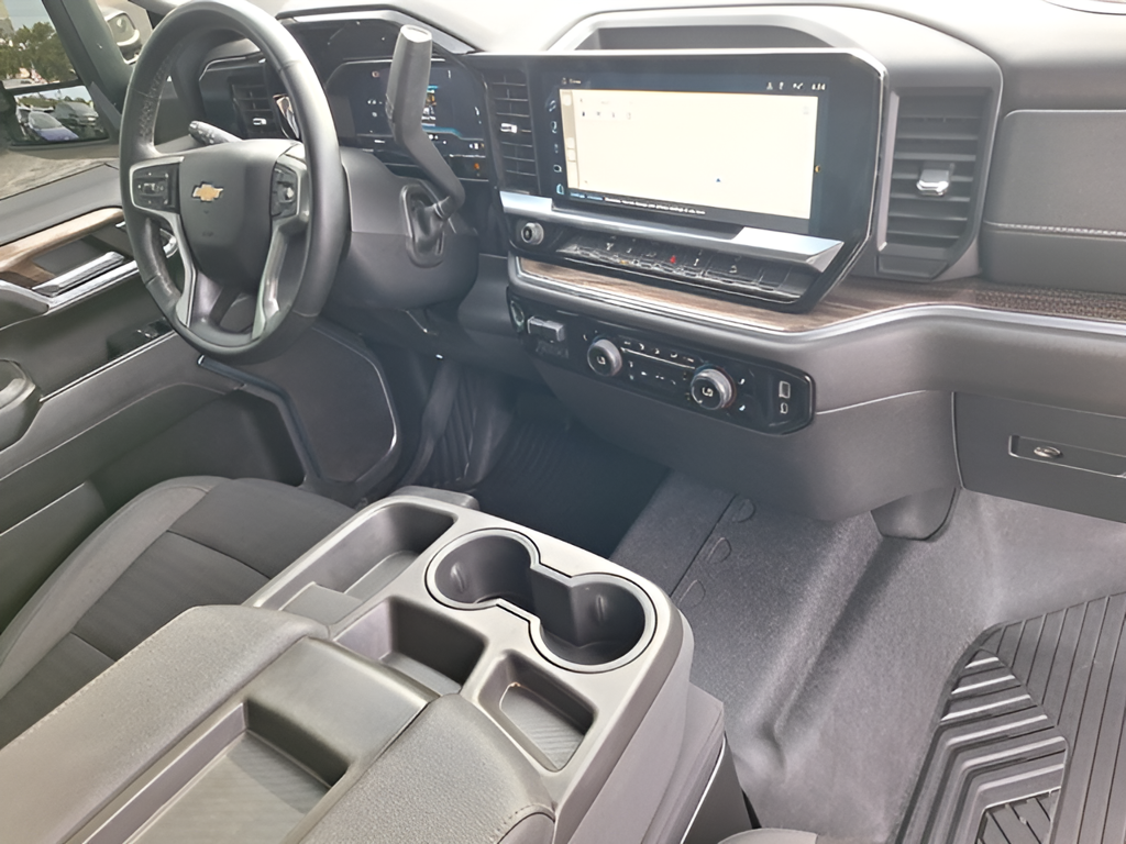 2024 Chevrolet Silverado 2500 HD photo 25 of 31