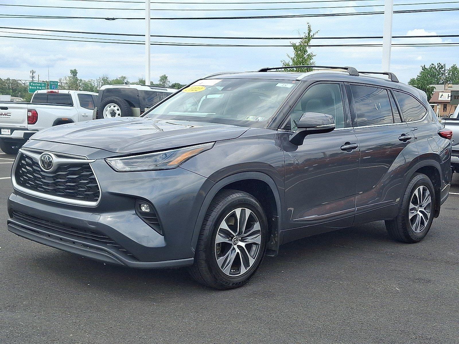 2022 Toyota Highlander Vehicle Photo in Harrisburg, PA 17111