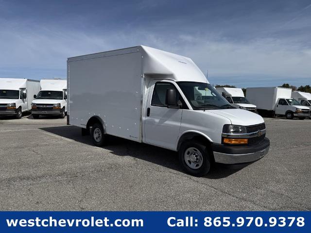 2025 Chevrolet Express Cutaway 3500 Vehicle Photo in ALCOA, TN 37701-3235