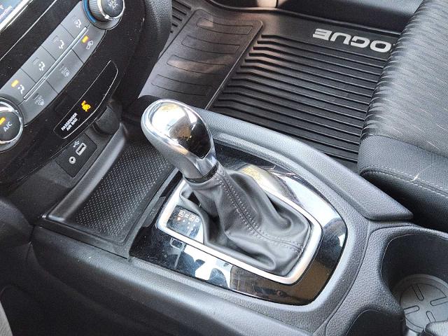 2018 Nissan Rogue Vehicle Photo in DENTON, TX 76210-9321