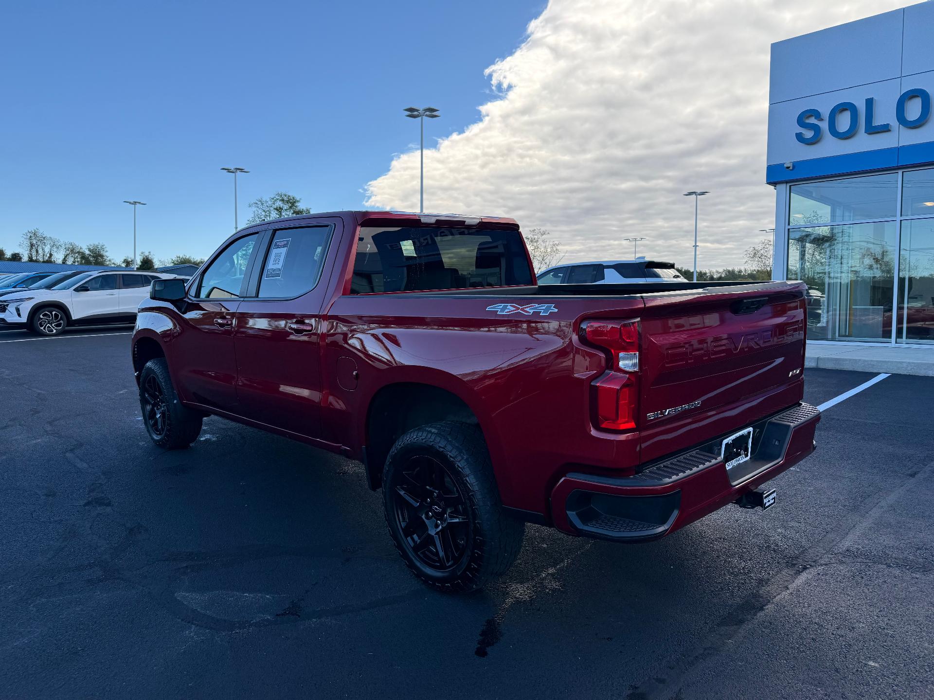 2022 Chevrolet Silverado 1500 photo 3 of 27