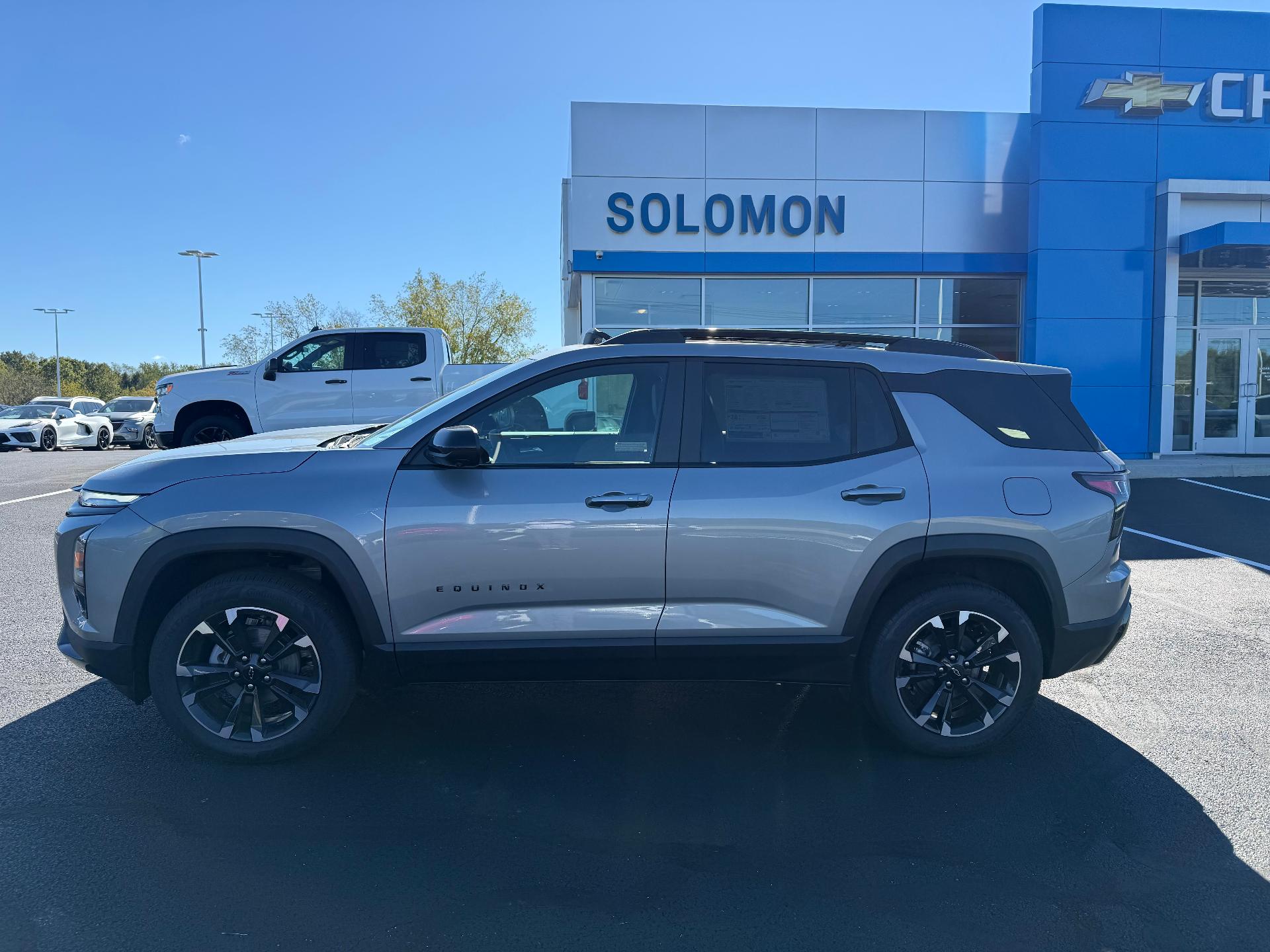 2027 Chevrolet Equinox photo 2 of 10