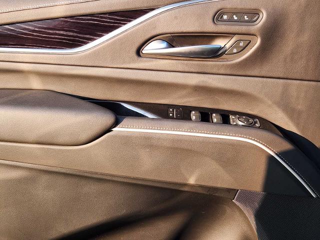 2021 Cadillac Escalade Vehicle Photo in DENTON, TX 76210-9321