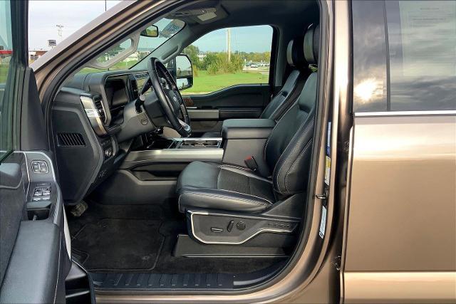 2023 Ford Super Duty F-250 SRW Vehicle Photo in TOPEKA, KS 66609-0000