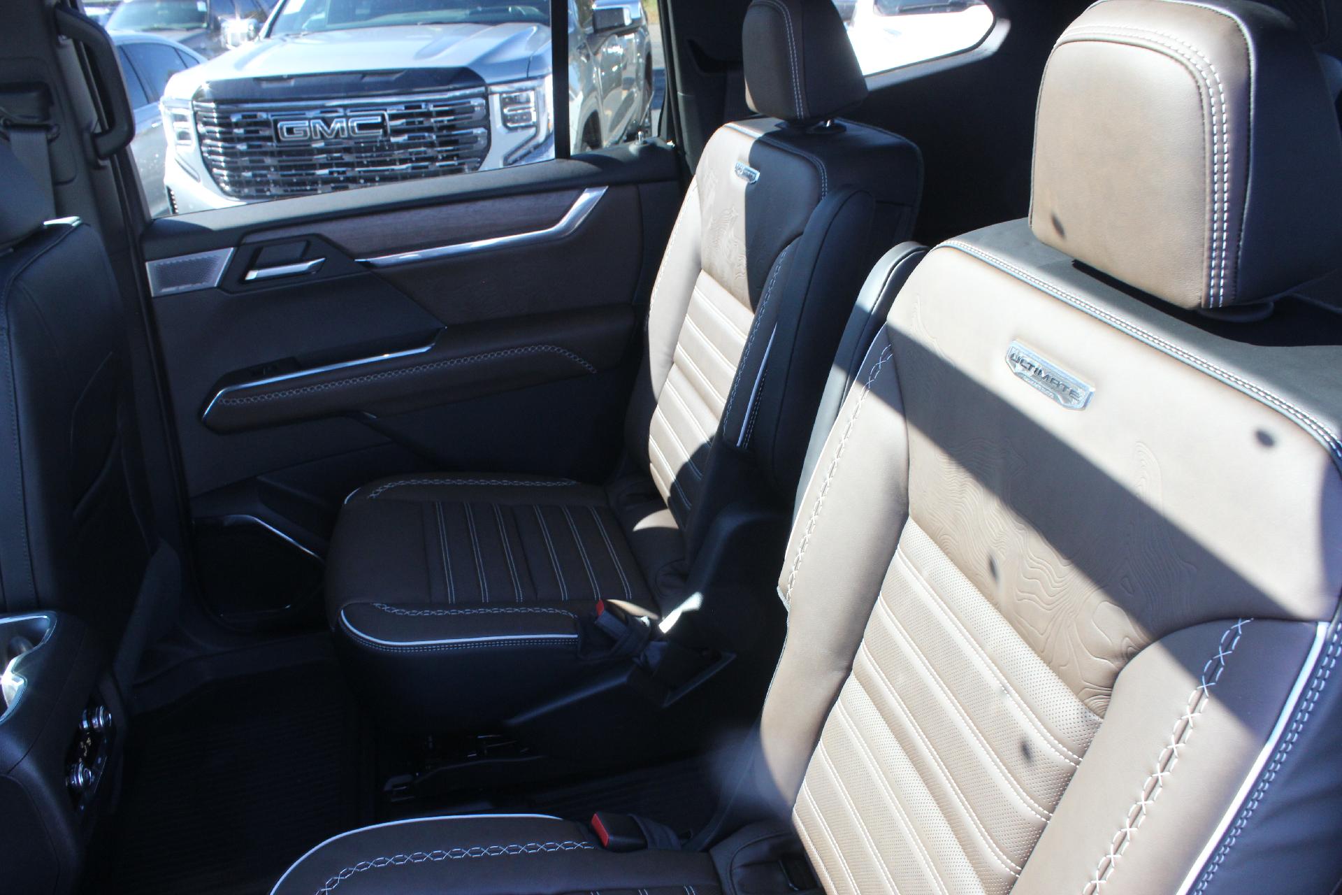 2026 GMC Acadia Vehicle Photo in AURORA, CO 80012-4011