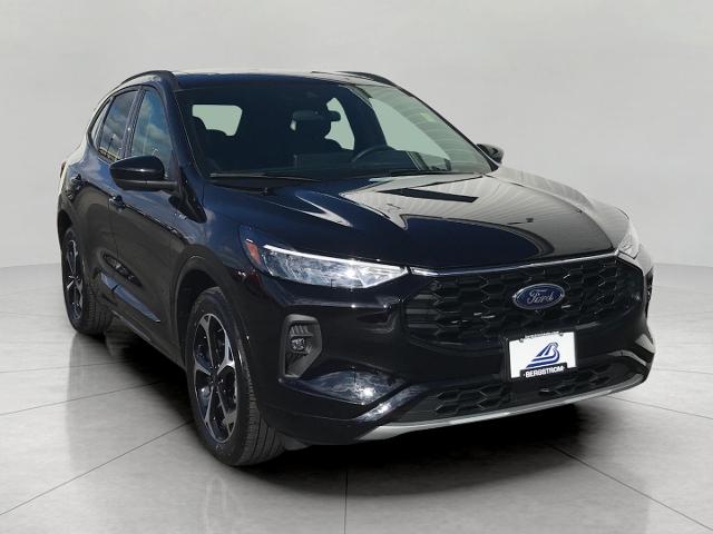2023 Ford Escape Vehicle Photo in GREEN BAY, WI 54303-3330