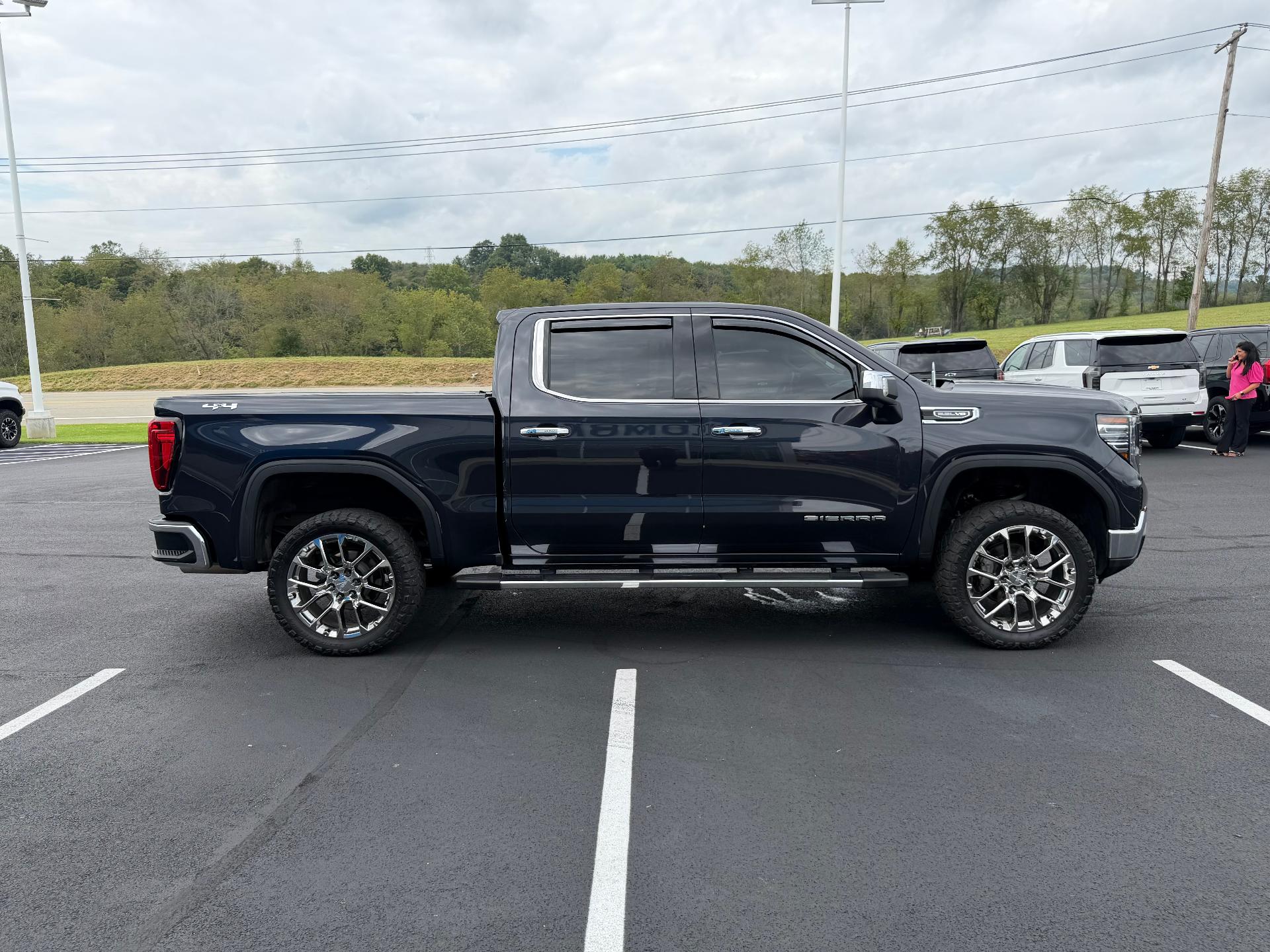 2025 GMC Sierra 1500 SLT - 6
