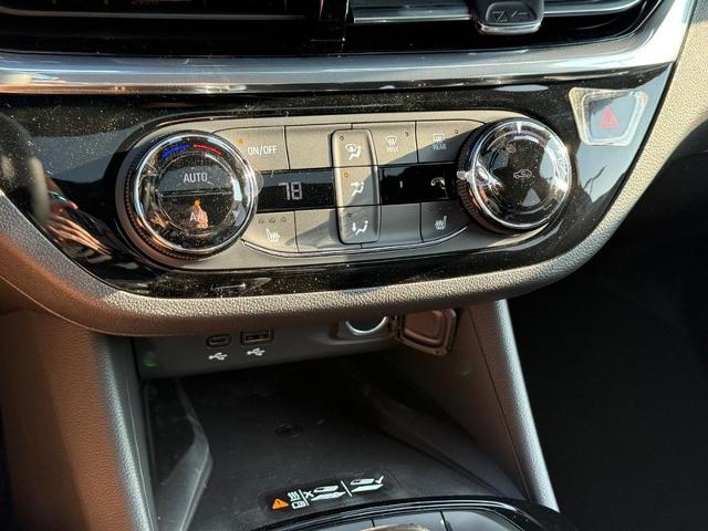 2025 Buick Envista Vehicle Photo in COLUMBIA, MO 65203-3903