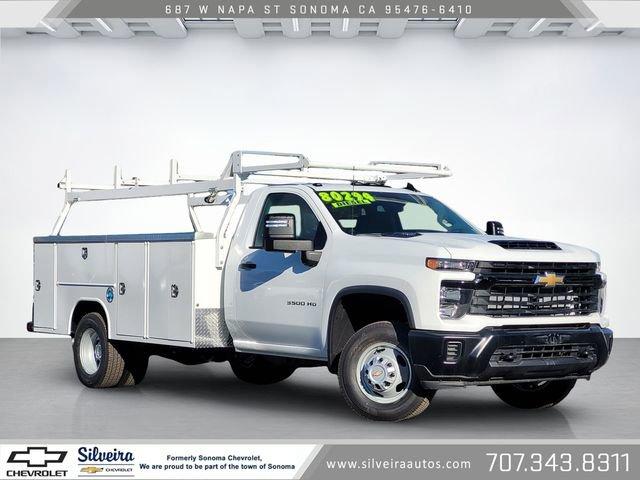 Summit White 2026 Chevrolet Silverado 3500HD Chassis Pickup Truck 4X2 Automatic