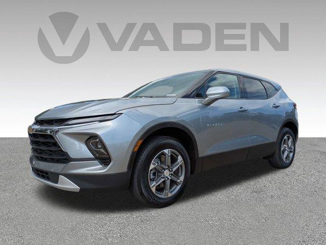 2025 Chevrolet Blazer Vehicle Photo in BRUNSWICK, GA 31525-1881