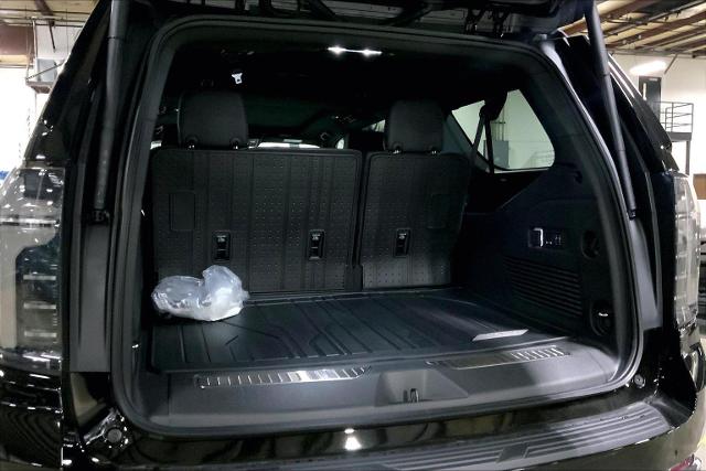 2025 Chevrolet Suburban Vehicle Photo in KANSAS CITY, MO 64114-4502