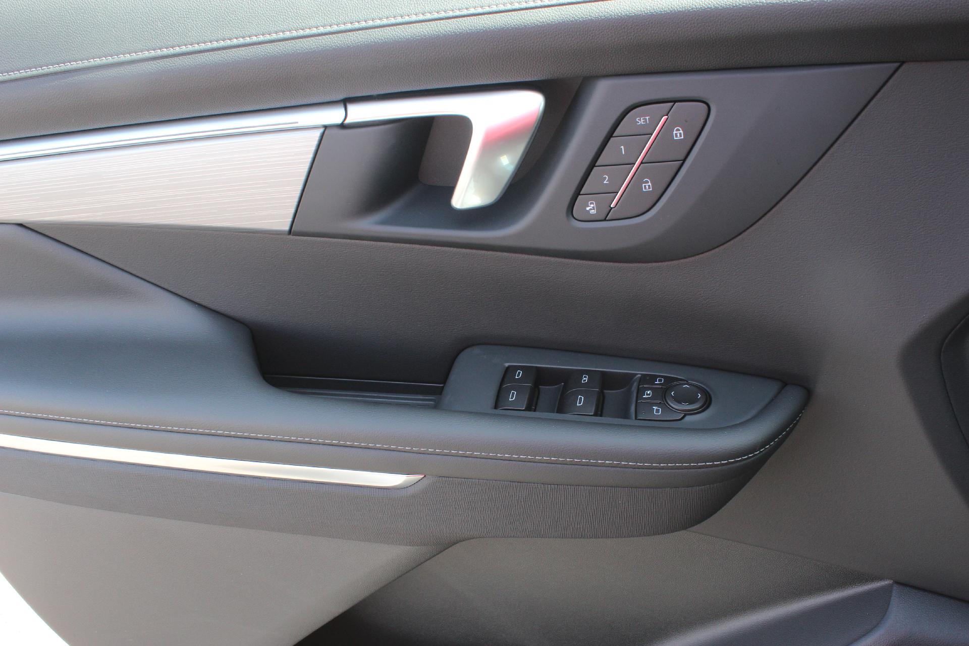 2026 Buick Enclave Vehicle Photo in AURORA, CO 80012-4011