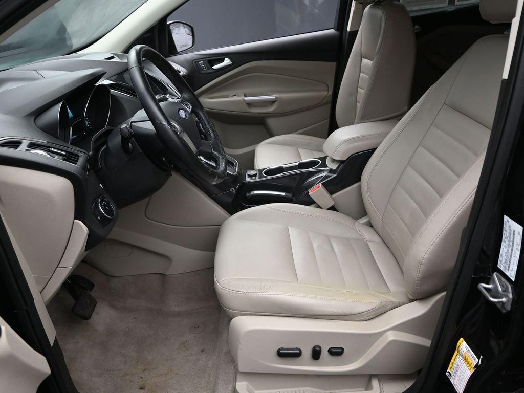 2014 Ford Escape Vehicle Photo in Cedar Rapids, IA 52402