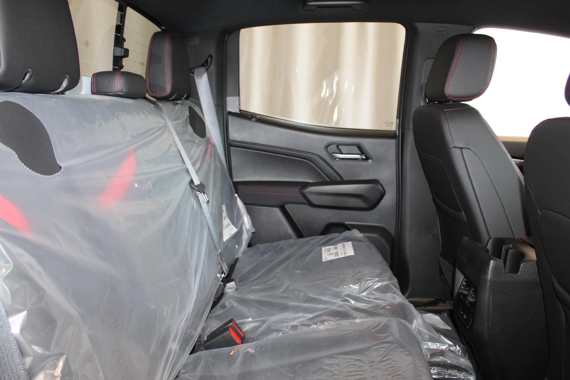 2026 Chevrolet Colorado Vehicle Photo in NORTHAMPTON, MA 01060-1120