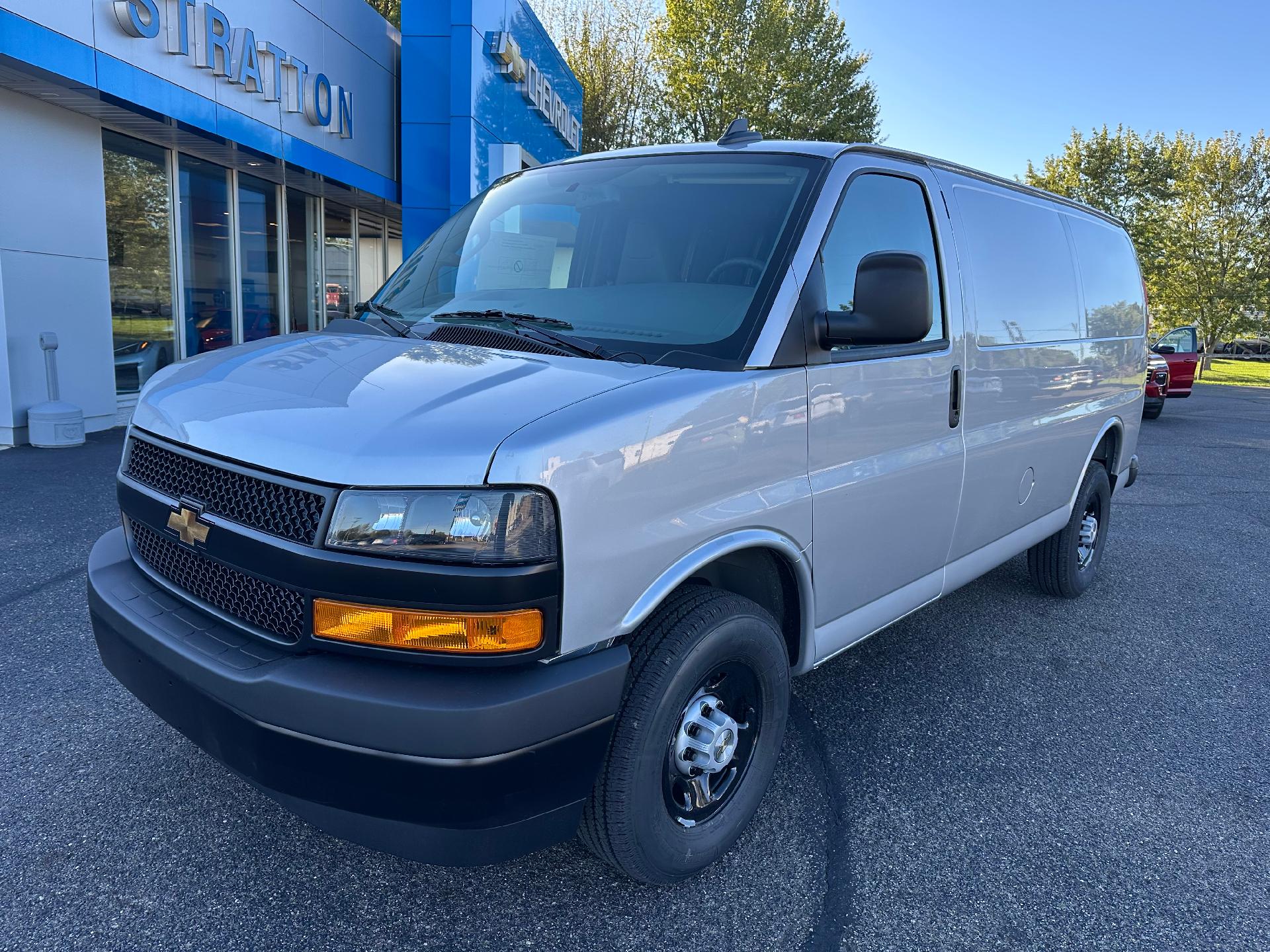 2025 Chevrolet Express Cargo Vehicle Photo in BELOIT, OH 44609-9734