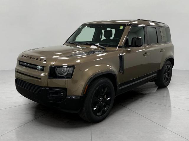 2025 Defender Vehicle Photo in Neenah, WI 54956
