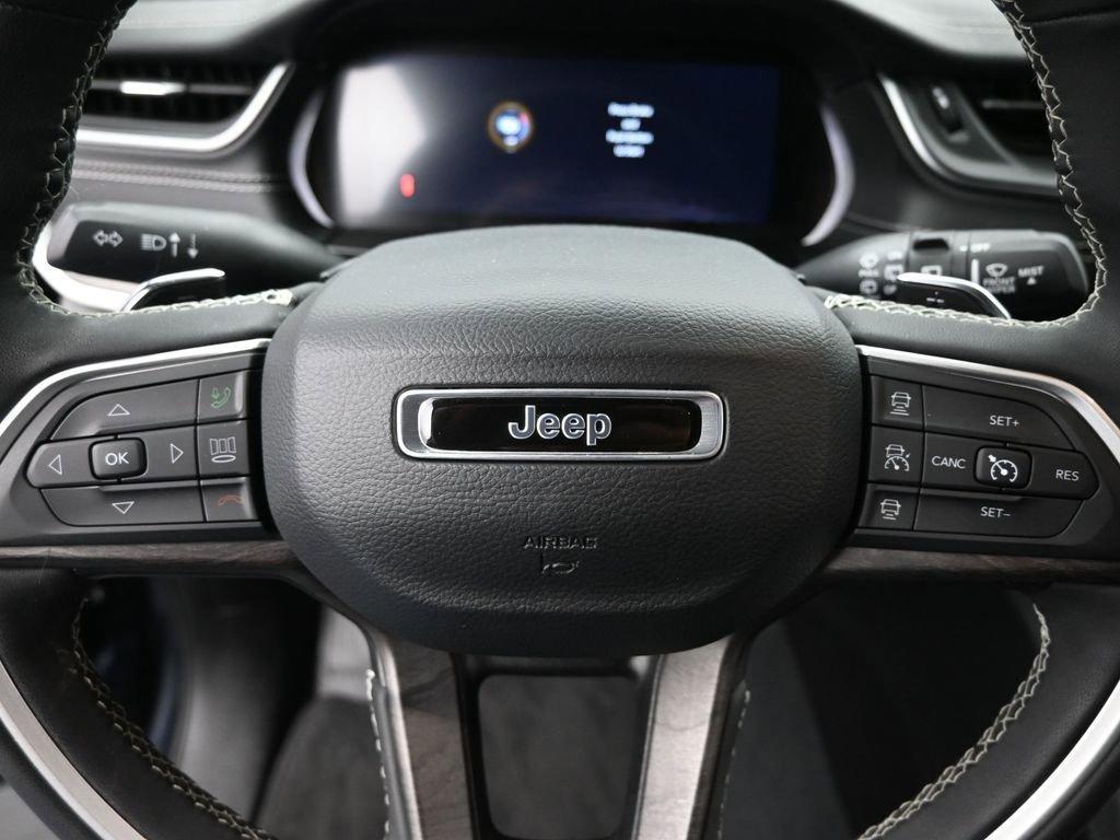2023 Jeep Grand Cherokee L Vehicle Photo in Cedar Rapids, IA 52402