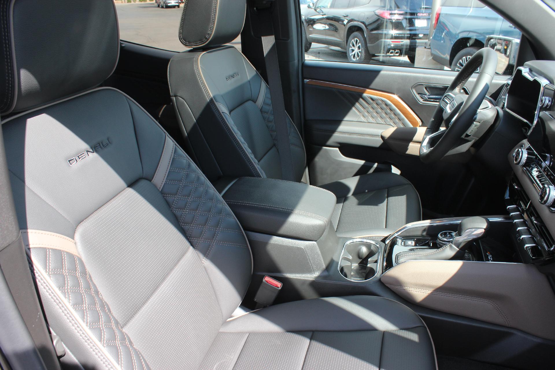 2025 GMC Canyon Vehicle Photo in AURORA, CO 80012-4011