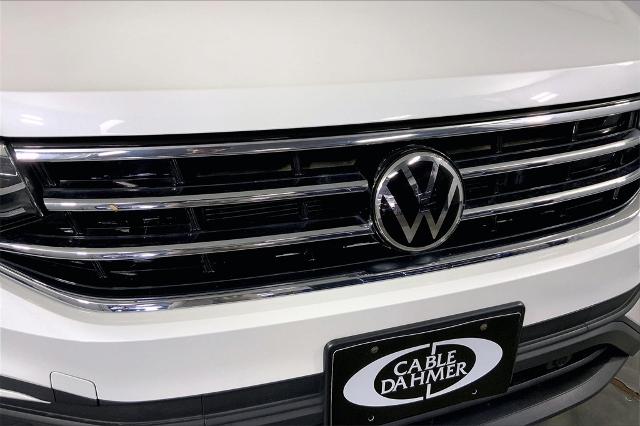2023 Volkswagen Tiguan Vehicle Photo in Lees Summit, MO 64086