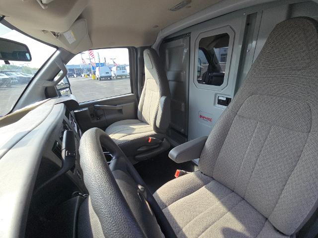 2025 Chevrolet Express Commercial Cutaway Vehicle Photo in INDEPENDENCE, MO 64055-1314