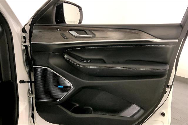 2021 Jeep Grand Cherokee L Vehicle Photo in KANSAS CITY, MO 64114-4502