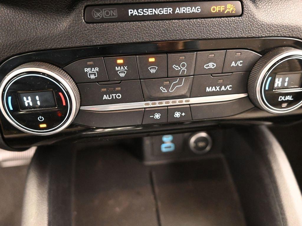 2021 Ford Escape Vehicle Photo in Cedar Rapids, IA 52402