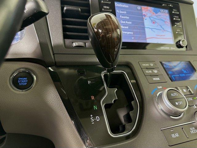 2019 Toyota Sienna Vehicle Photo in Flemington, NJ 08822