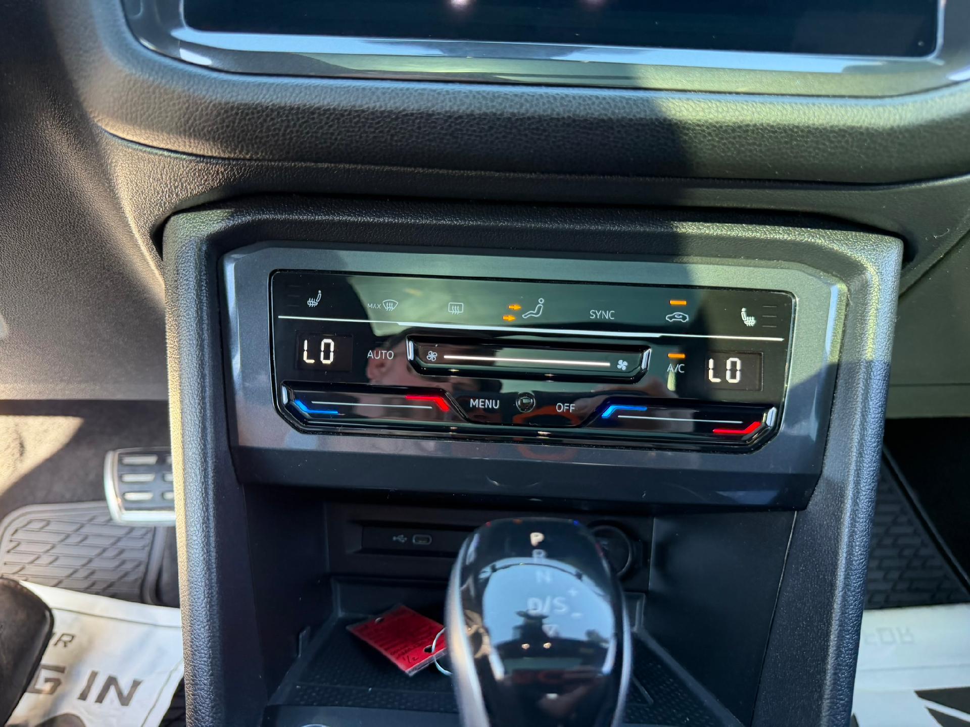 2022 Volkswagen Tiguan photo 26 of 37