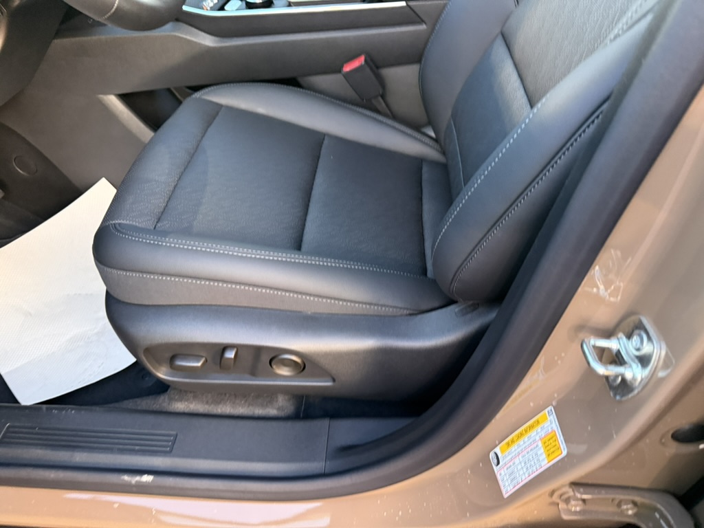 2027 Chevrolet Equinox photo 12 of 20