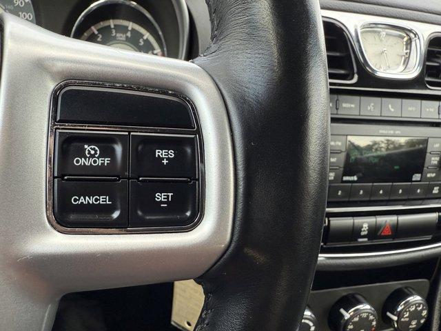 2011 Chrysler 200 Vehicle Photo in LEOMINSTER, MA 01453-2952