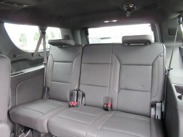 2025 Chevrolet Suburban Vehicle Photo in LEESBURG, FL 34788-4022