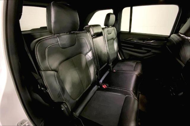 2023 Jeep Grand Cherokee Vehicle Photo in Kansas City, MO 64114