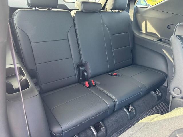 2026 Chevrolet Traverse Vehicle Photo in COLUMBIA, MO 65203-3903