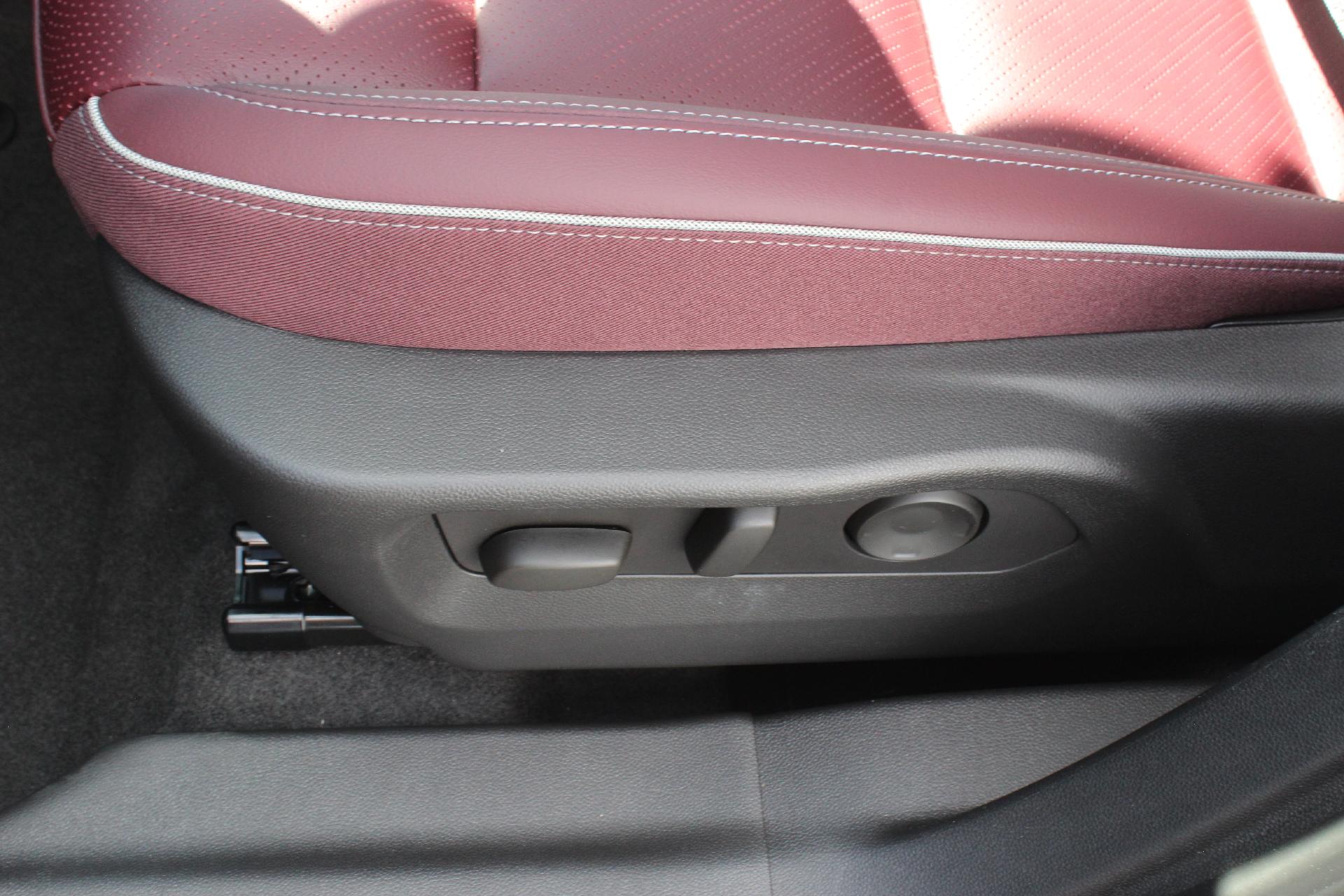 2025 Buick Envision Vehicle Photo in AURORA, CO 80012-4011