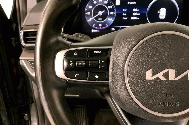 2023 Kia Sportage Vehicle Photo in Lees Summit, MO 64086