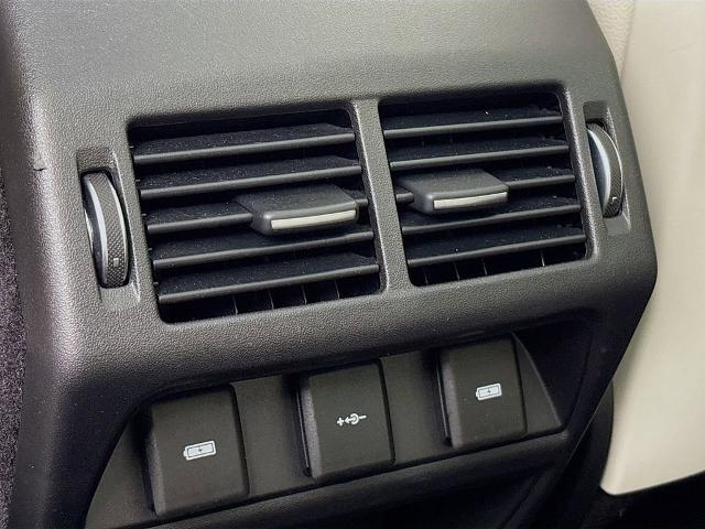 2020 Land Rover Discovery Sport Vehicle Photo in PUYALLUP, WA 98371-4149