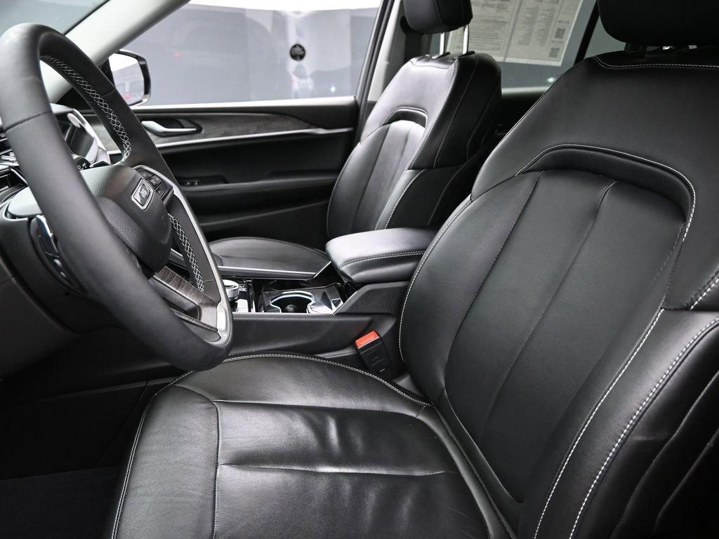 2022 Jeep Grand Cherokee 4xe Vehicle Photo in Cedar Rapids, IA 52402