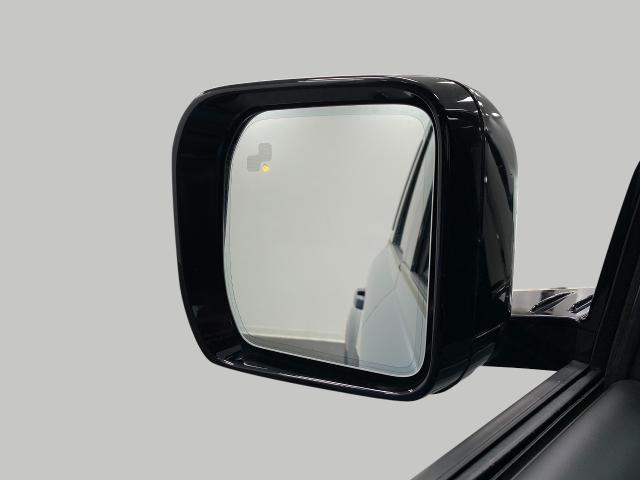 2025 Defender Vehicle Photo in Appleton, WI 54913