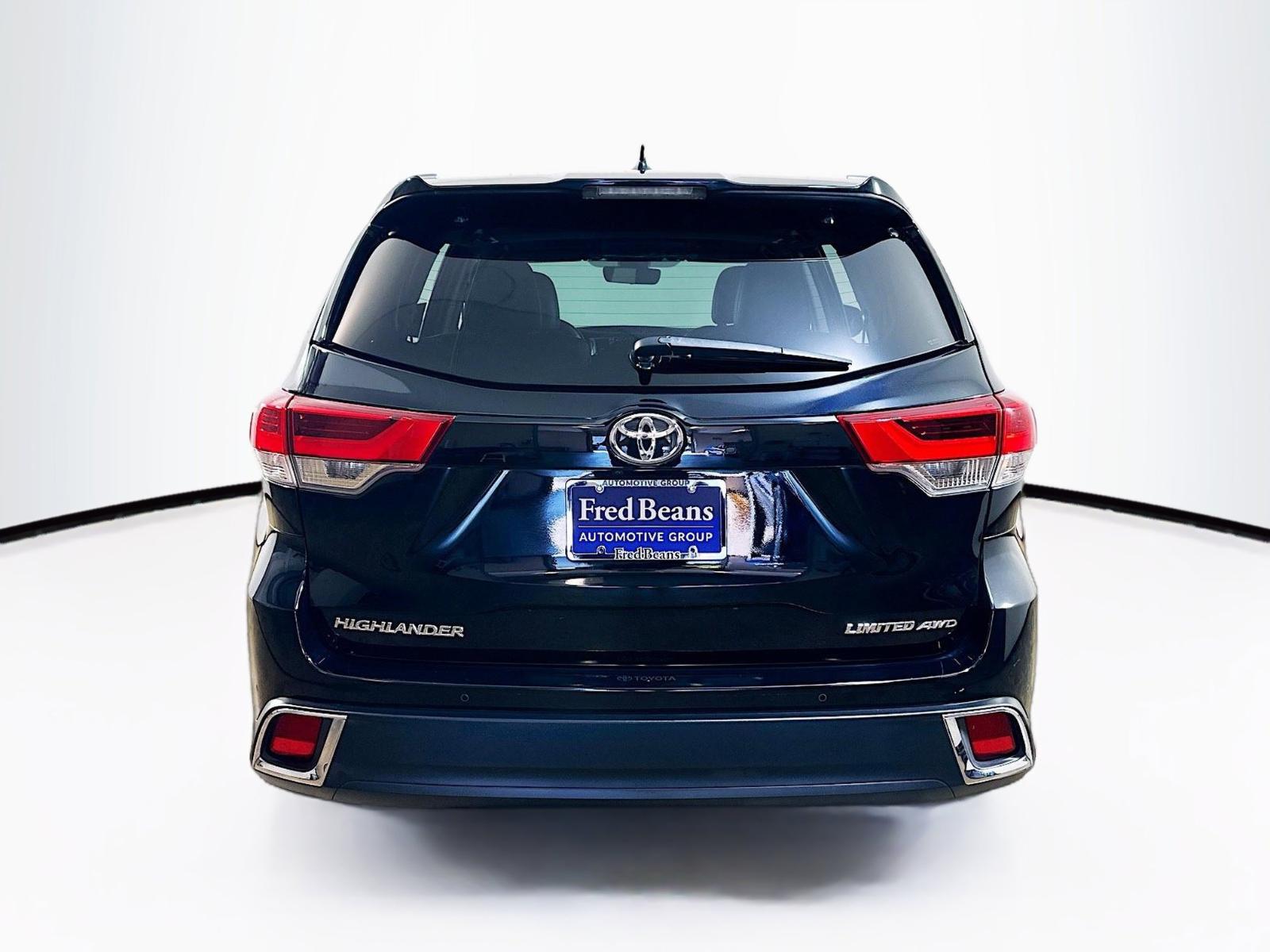 2018 Toyota Highlander Vehicle Photo in Langhorne, PA 19047