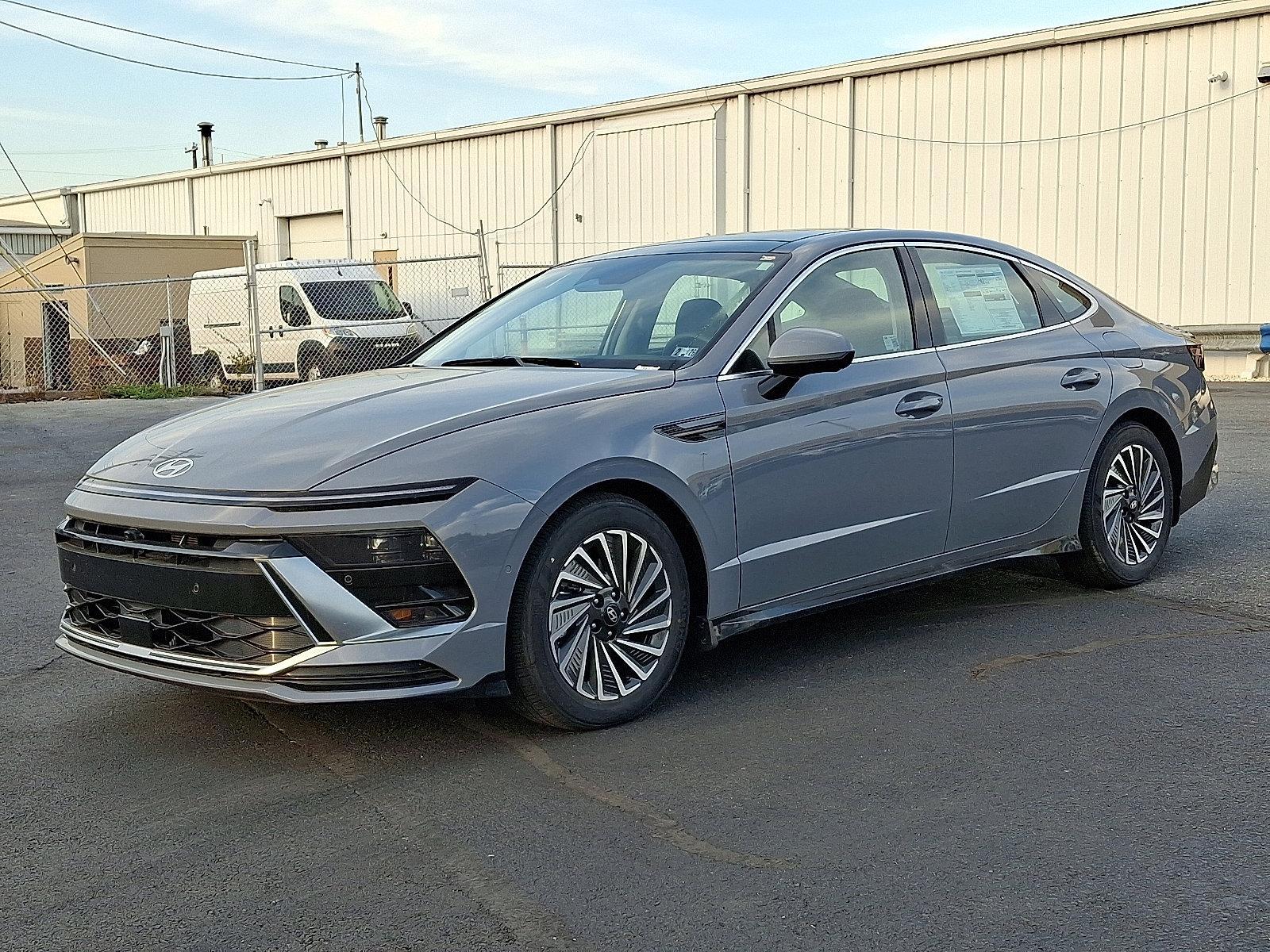 2025 Hyundai SONATA Hybrid Vehicle Photo in Harrisburg, PA 17111