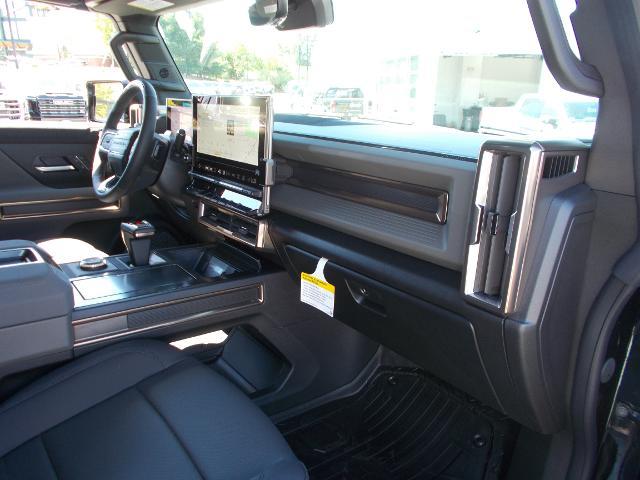 2025 GMC HUMMER EV Pickup Vehicle Photo in LOWELL, MA 01852-4336