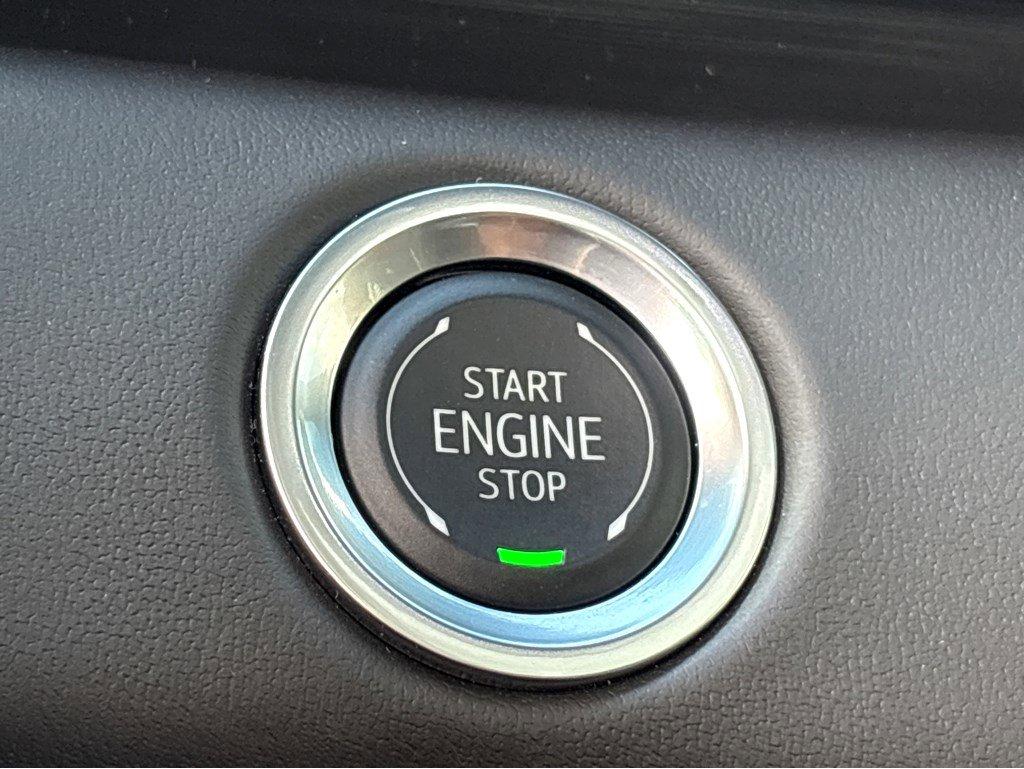 2024 Cadillac Escalade ESV Vehicle Photo in SAVANNAH, GA 31406-4513