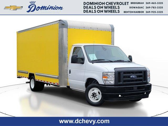 2024 Ford E-Series Cutaway Vehicle Photo in BRIDGMAN, MI 49106-9548