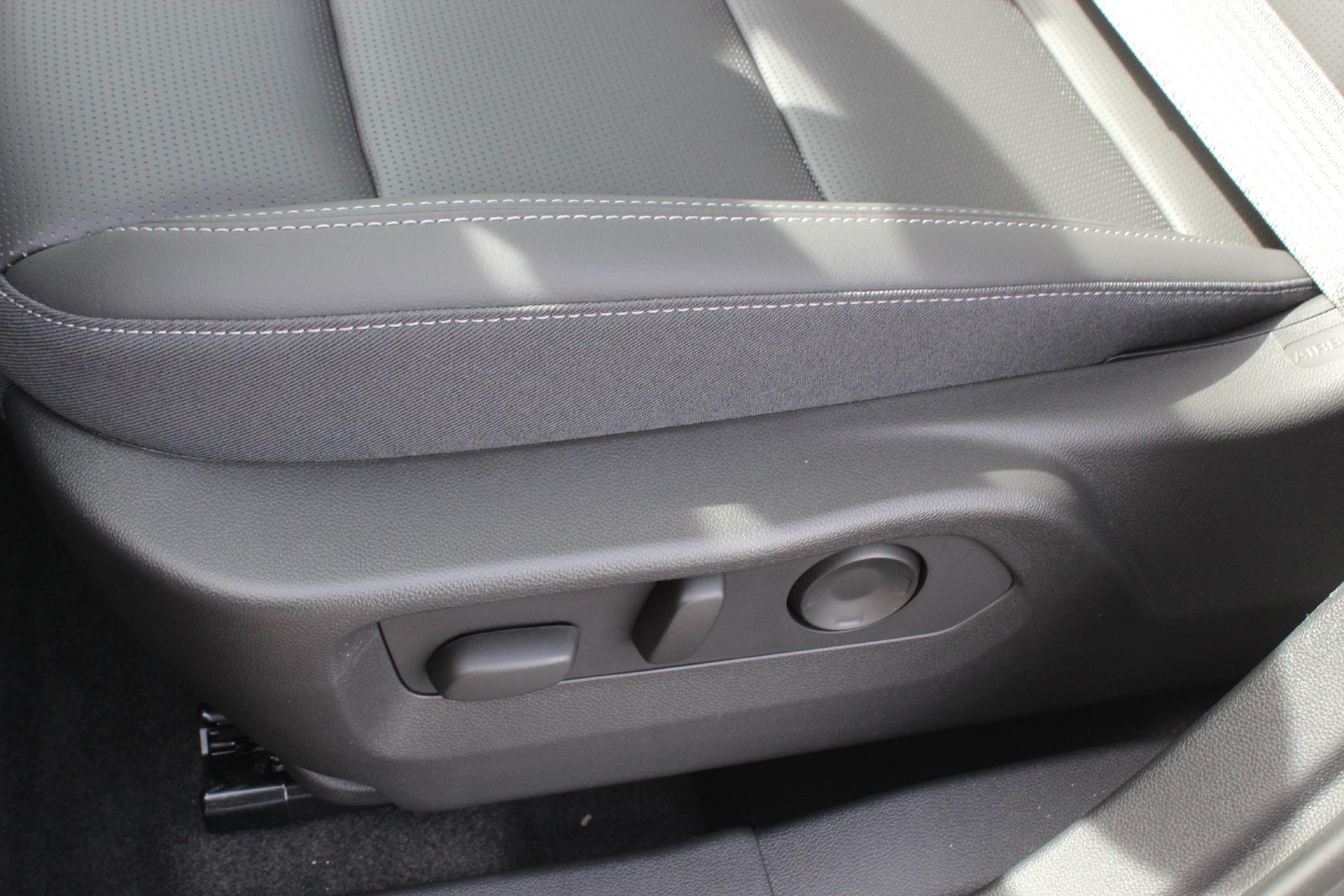 2025 Buick Envision Vehicle Photo in AURORA, CO 80012-4011