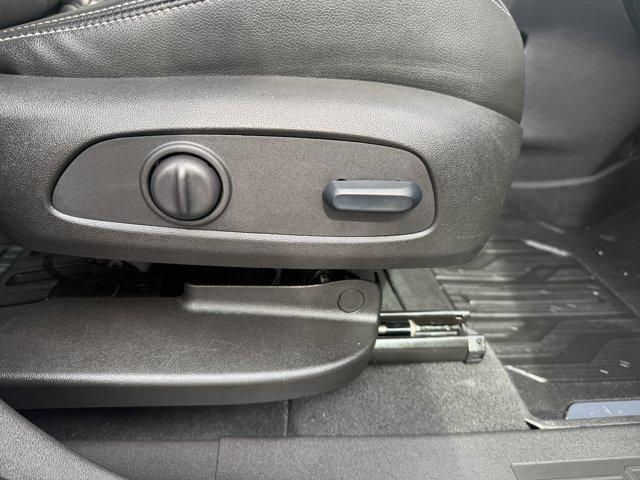 2024 GMC Terrain Vehicle Photo in LEOMINSTER, MA 01453-2952