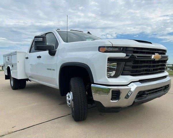 2024 Chevrolet Silverado 3500 HD CC Vehicle Photo in TOPEKA, KS 66609-0000