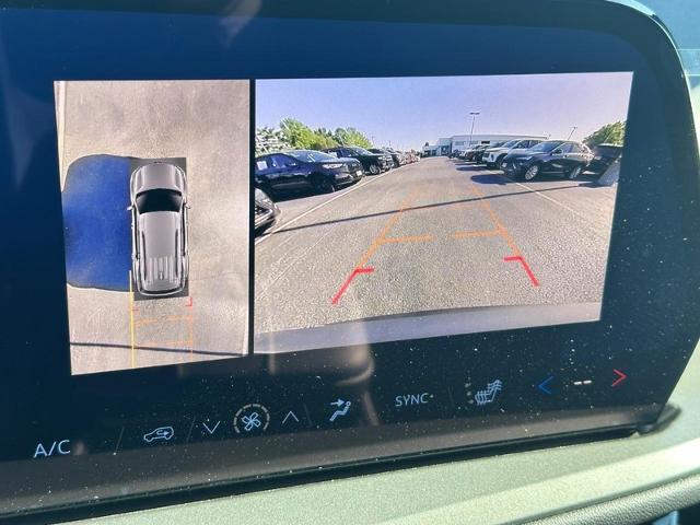2025 Chevrolet Traverse Vehicle Photo in COLUMBIA, MO 65203-3903