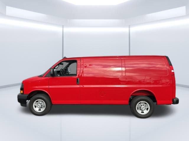 2025 Chevrolet Express Cargo 2500 Vehicle Photo in SAINT CLAIRSVILLE, OH 43950-8512