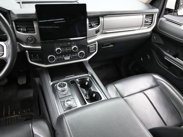 2022 Ford Expedition Vehicle Photo in Cedar Rapids, IA 52402