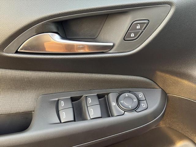 2026 Buick Envista Vehicle Photo in COLUMBIA, MO 65203-3903